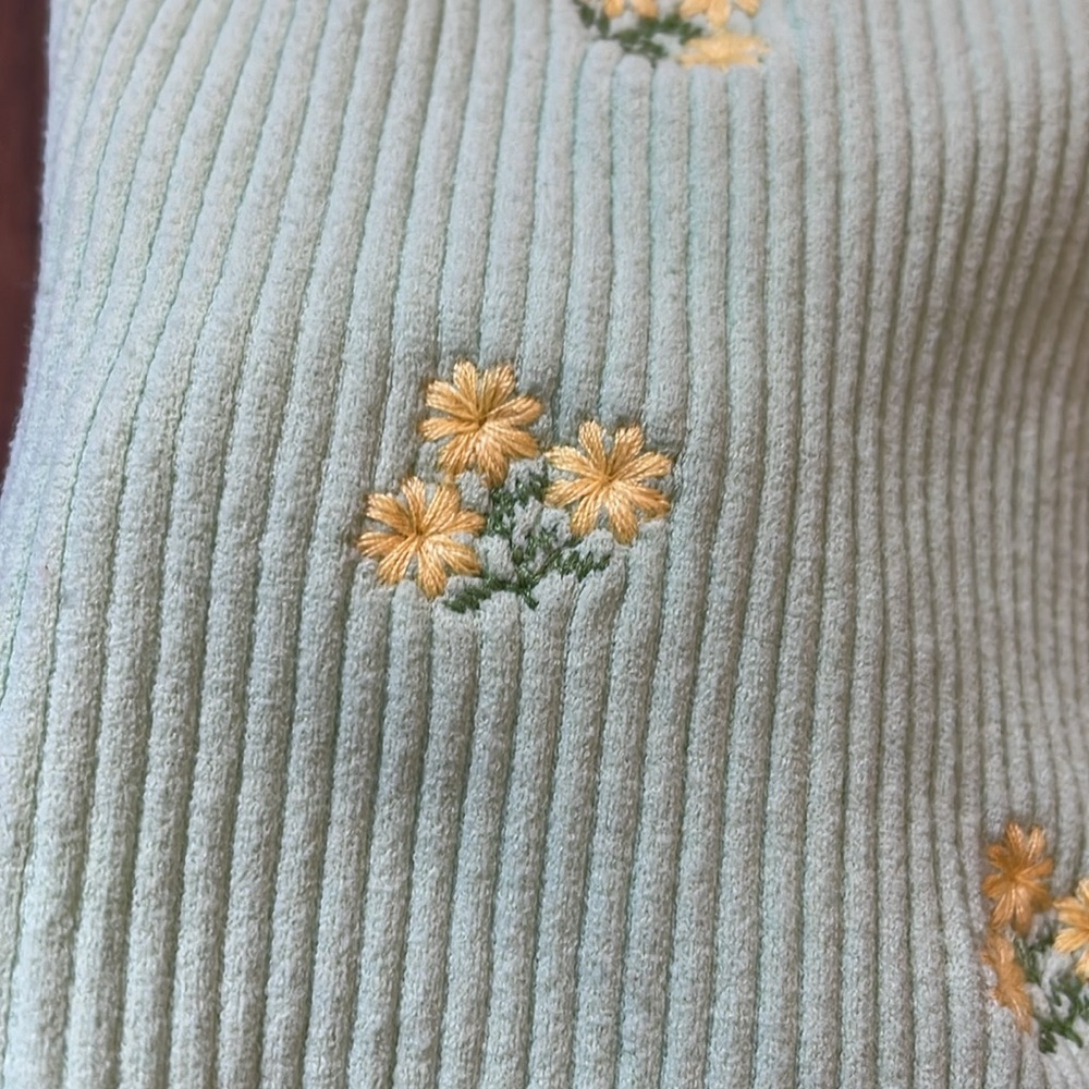 Light Green Zara Wrap Crop Top with Little Flowers - Picture 3 of 5